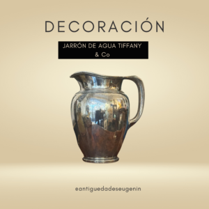 Jarrón de agua de plata